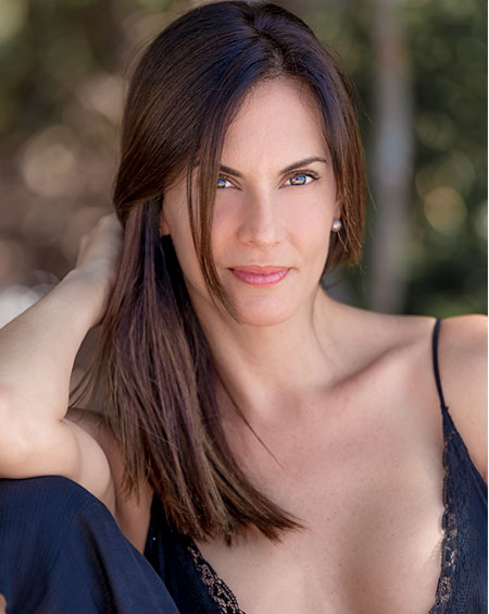 CLAUDIA MORENO